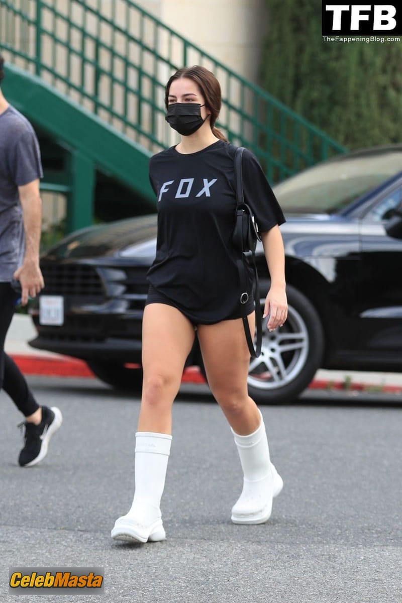Addison Rae Sexy Seen Flaunting Her Hot Legs In Shorts In West Hollywood Photo Gallery photo 4