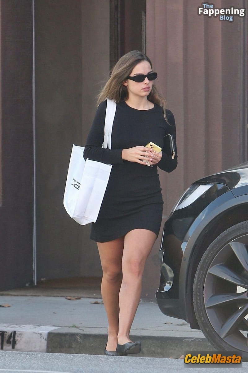 Addison Rae Flaunts Sexy Legs During Shopping Trip At Decades In Weho Photo Gallery photo 1