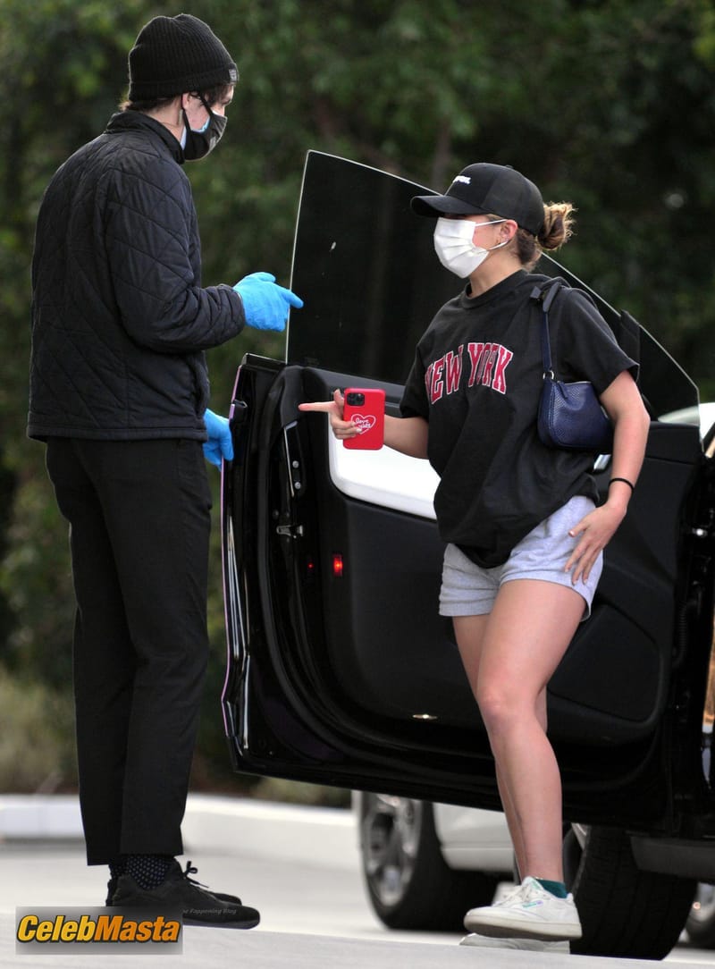 Addison Rae Sexy Seen Wearing Shorts in Beverly Hills Photo Gallery photo 3