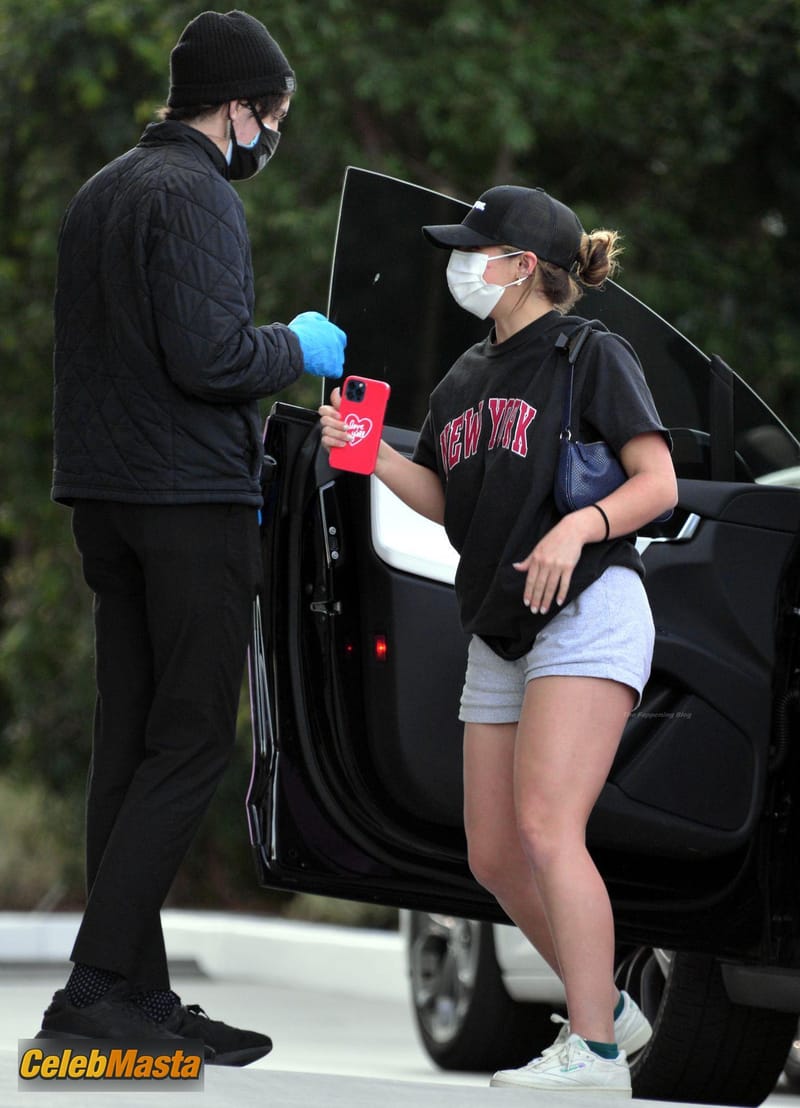 Addison Rae Sexy Seen Wearing Shorts in Beverly Hills Photo Gallery photo 4