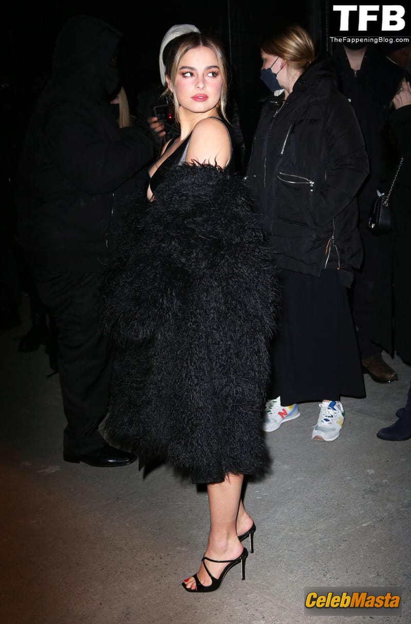 Addison Rae Sexy Seen Flaunting Her Tits And Legs At The Michael Kors Show in New York City Photo Gallery photo 4