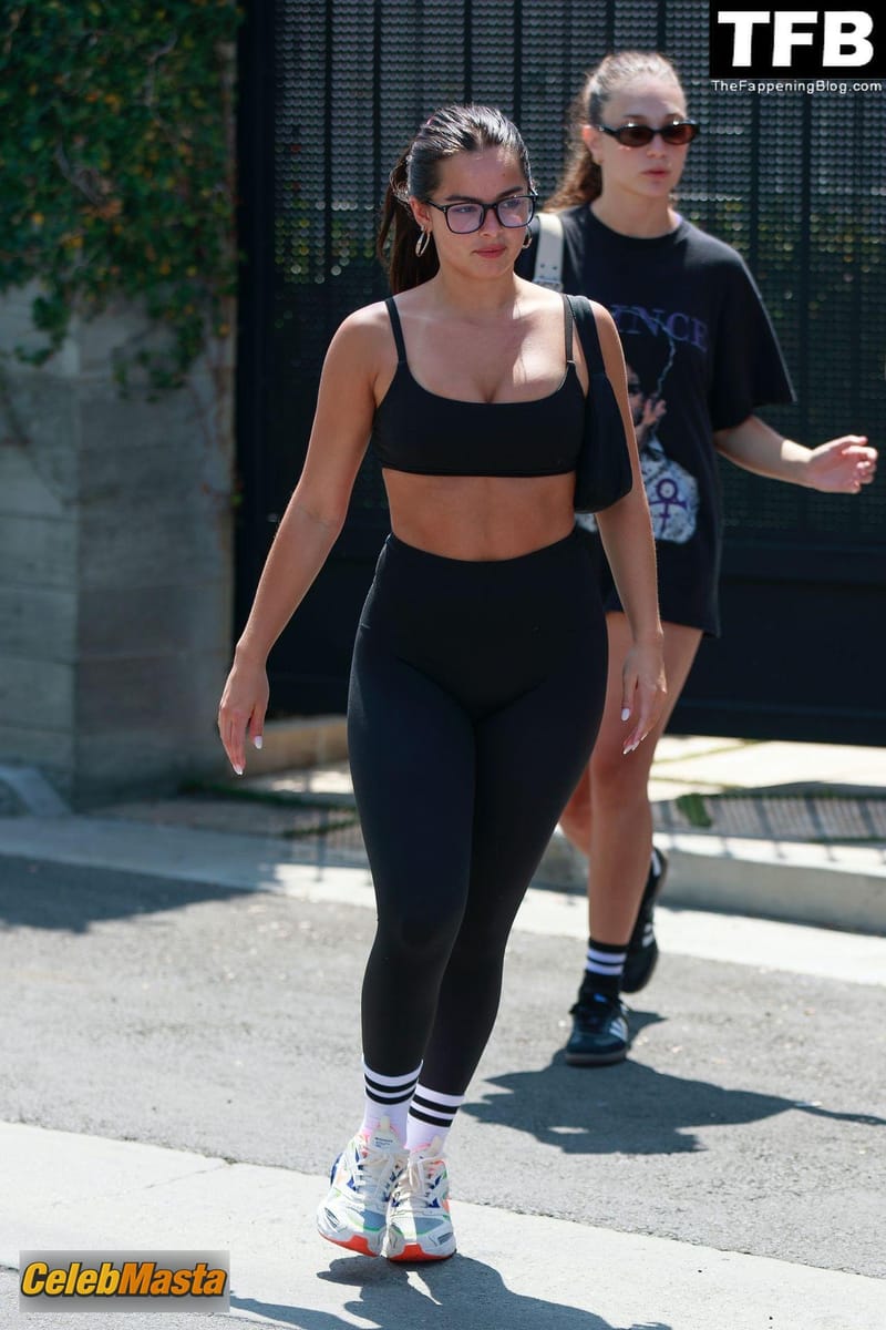 Addison Rae Sexy Seen Flaunting Her Hot Tits And Abs Wearing A Sports Bra in West Hollywood Photo Gallery photo 2
