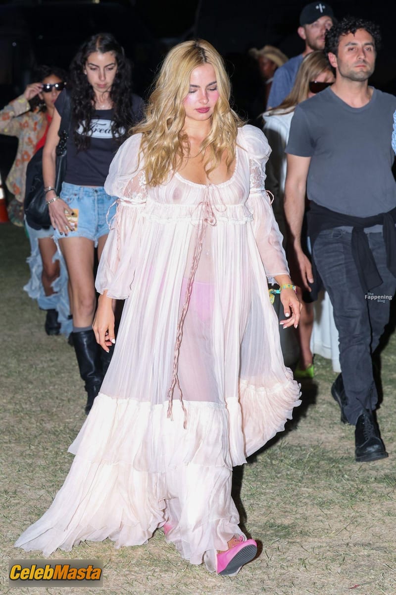 Addison Rae Sexy Spotted Flashing Her Hot Tits And Pink Undies At Coachella Weekend 1 Final Night In California Photo Gallery photo 2