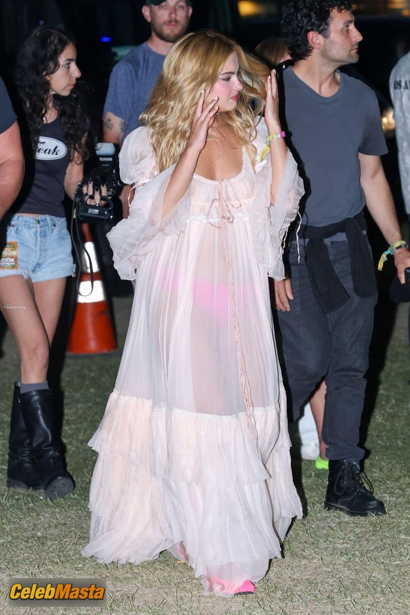Addison Rae Sexy Spotted Flashing Her Hot Tits And Pink Undies At Coachella Weekend 1 Final Night In California Photo Gallery photo 3