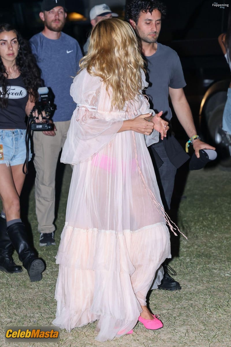 Addison Rae Sexy Spotted Flashing Her Hot Tits And Pink Undies At Coachella Weekend 1 Final Night In California Photo Gallery photo 4