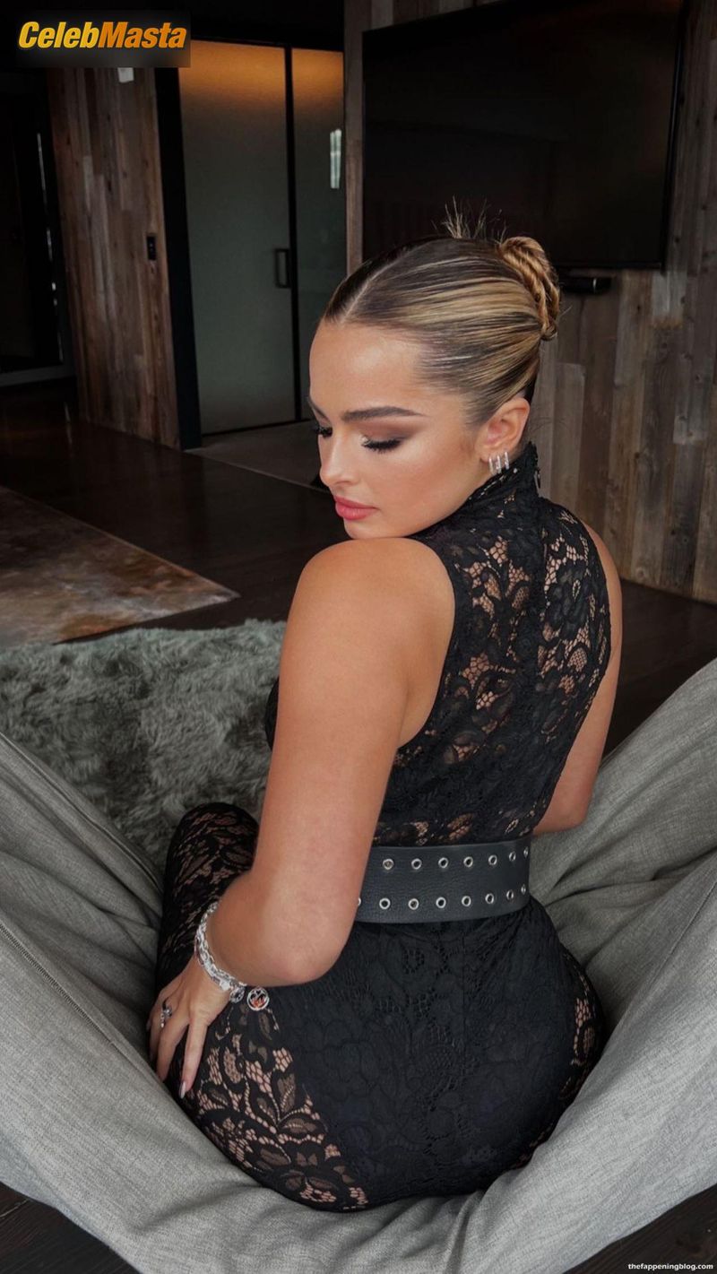Addison Rae Sexy Flaunts Her Hot Body At the New Pandora Event Photo Gallery photo 2