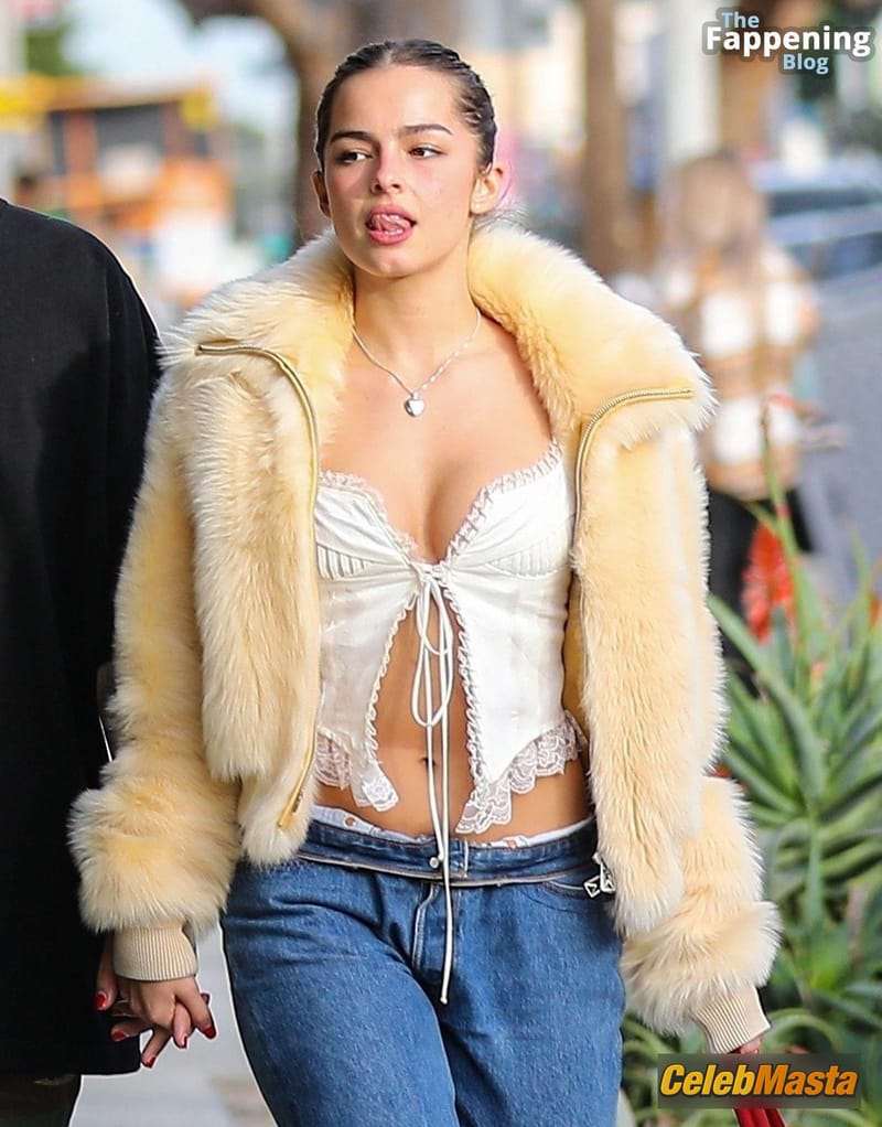 Addison Rae Sexy Flaunts Her Hot Tits in Los Angeles Photo Gallery photo 1