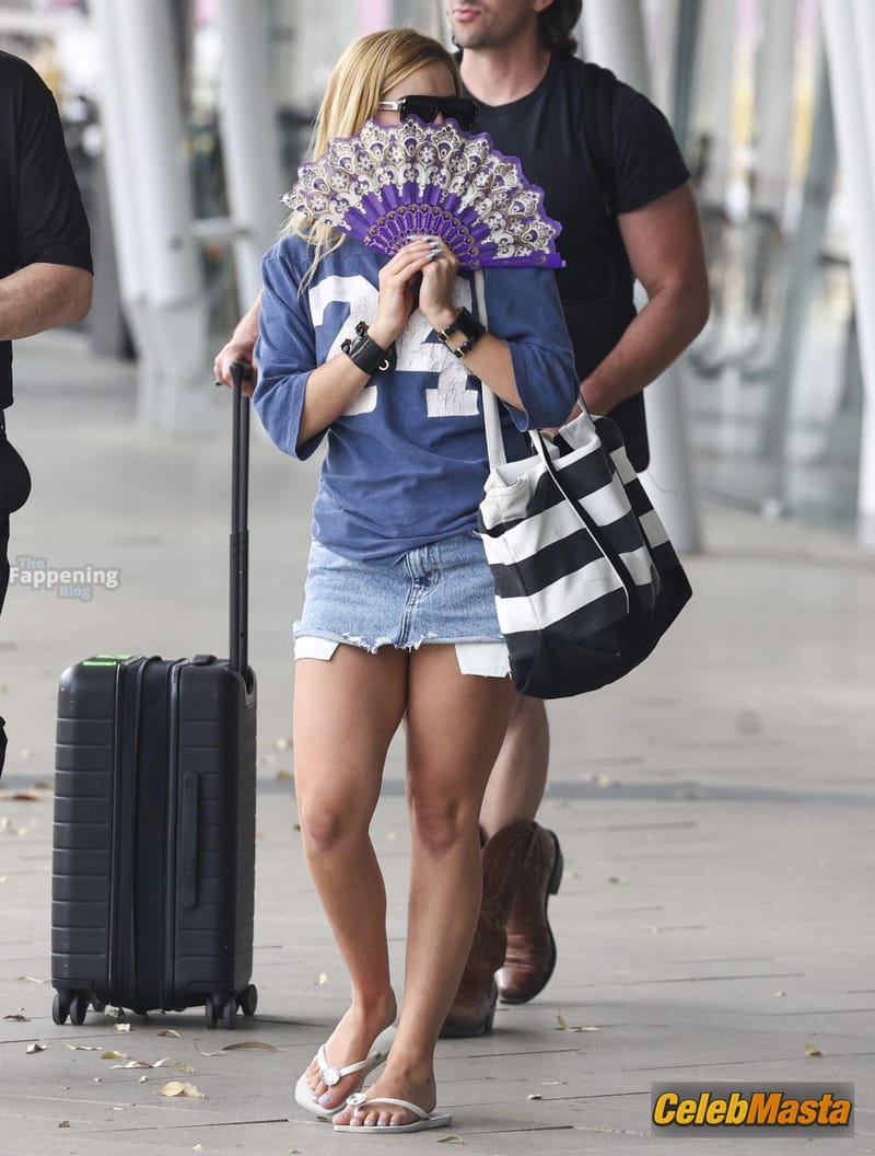 Addison Rae Sexy Spotted Showing Off Her Hot Legs At Perth Airport In Australia Photo Gallery photo 1