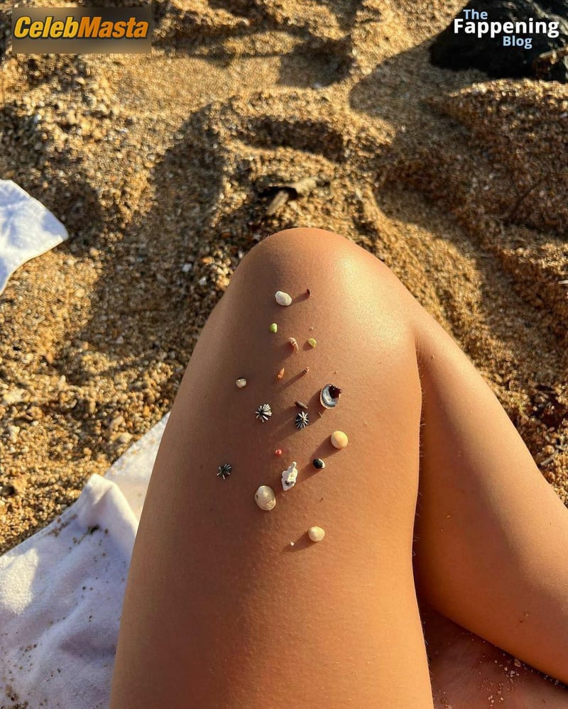 Addison Rae’s Sexy Kauai Vacation Photo Gallery photo 4