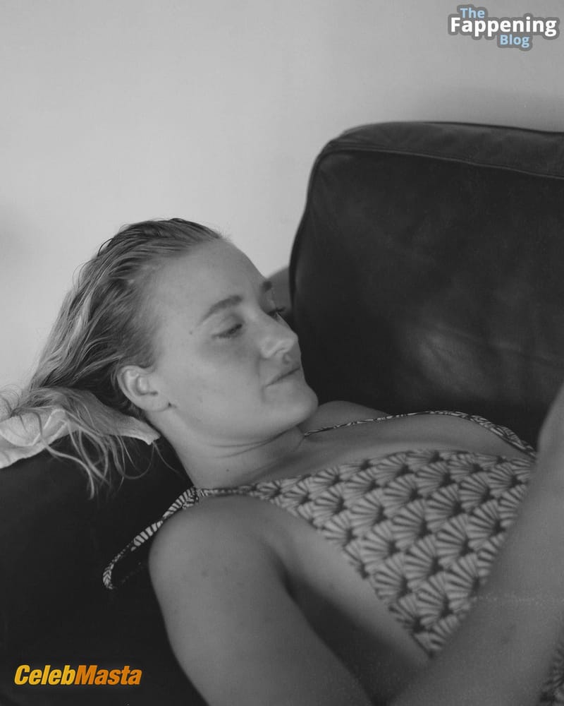 Aj Michalka’s Sexy Couch Session Photo Gallery photo 2