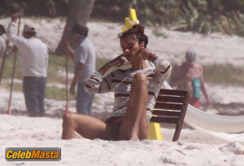 Alessandra Ambrosio flaunting her fantastic figure for a Gal Floripa photoshoot in Riviera Maya, Mexico photo 3