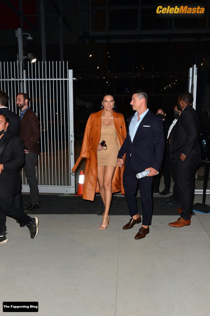Adriana Lima Sexy Seen Flaunting Her Hot Legs At The Vanity Fair Premiere Party in Los Angeles Photo Gallery photo 3