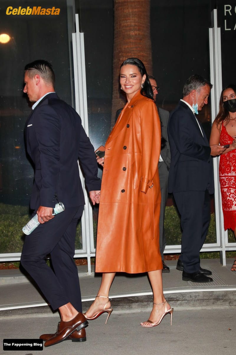 Adriana Lima Sexy Seen Flaunting Her Hot Legs At The Vanity Fair Premiere Party in Los Angeles Photo Gallery photo 4