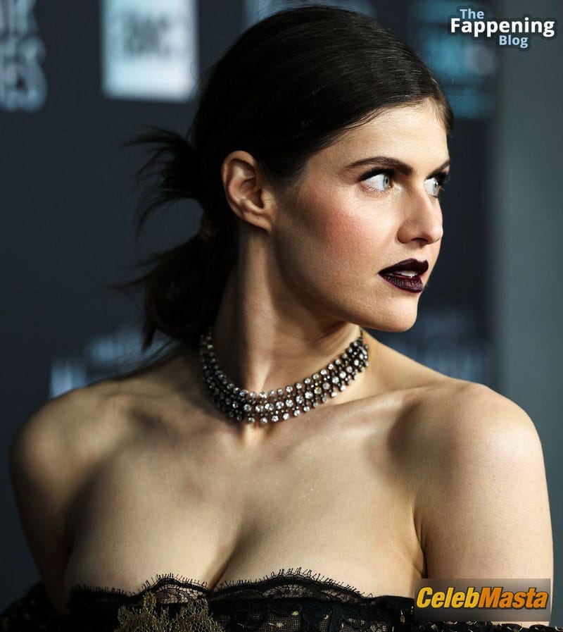 Alexandra Daddario Hot and Sexy Photos Collection photo 4