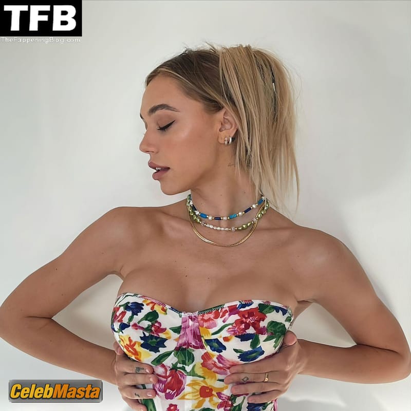 Alexis Ren Sexy Poses Showcasing Her Hot Tits In A Social Media Photoshoot photo 2
