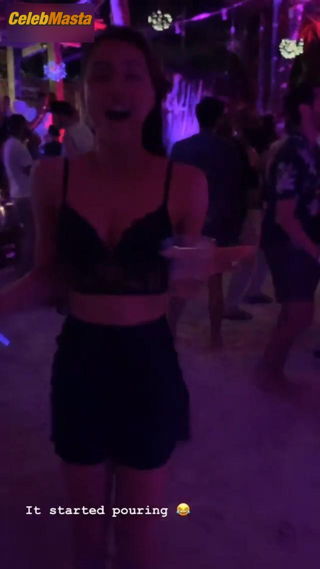 Alexis Ren sexy pics and videos from her vacation photo 2