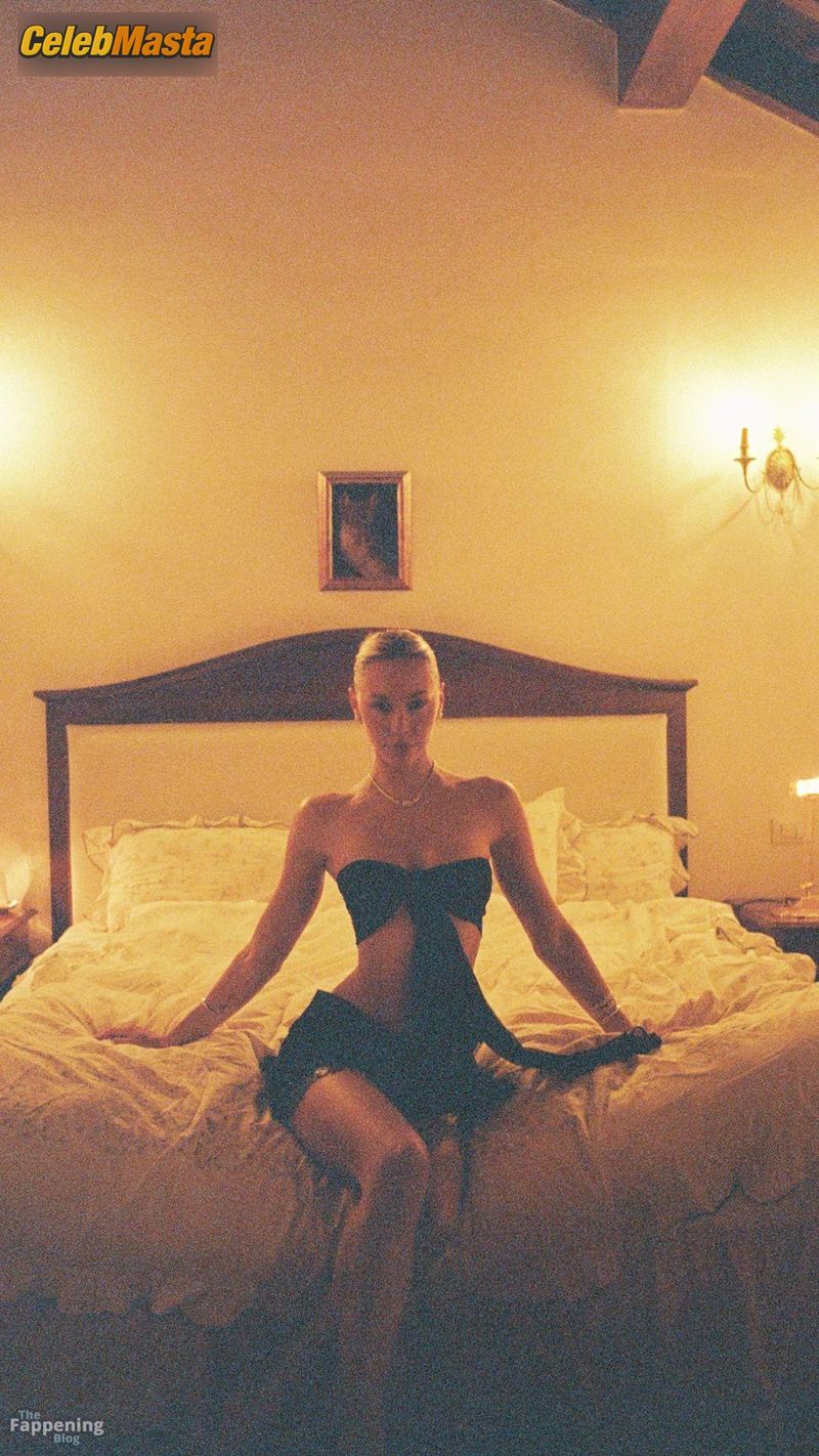 Alexis Ren Sexy Shows Off Her Steamy Figure And Tits In A Bedroom Photoshoot For Sereia Jewelry photo 4