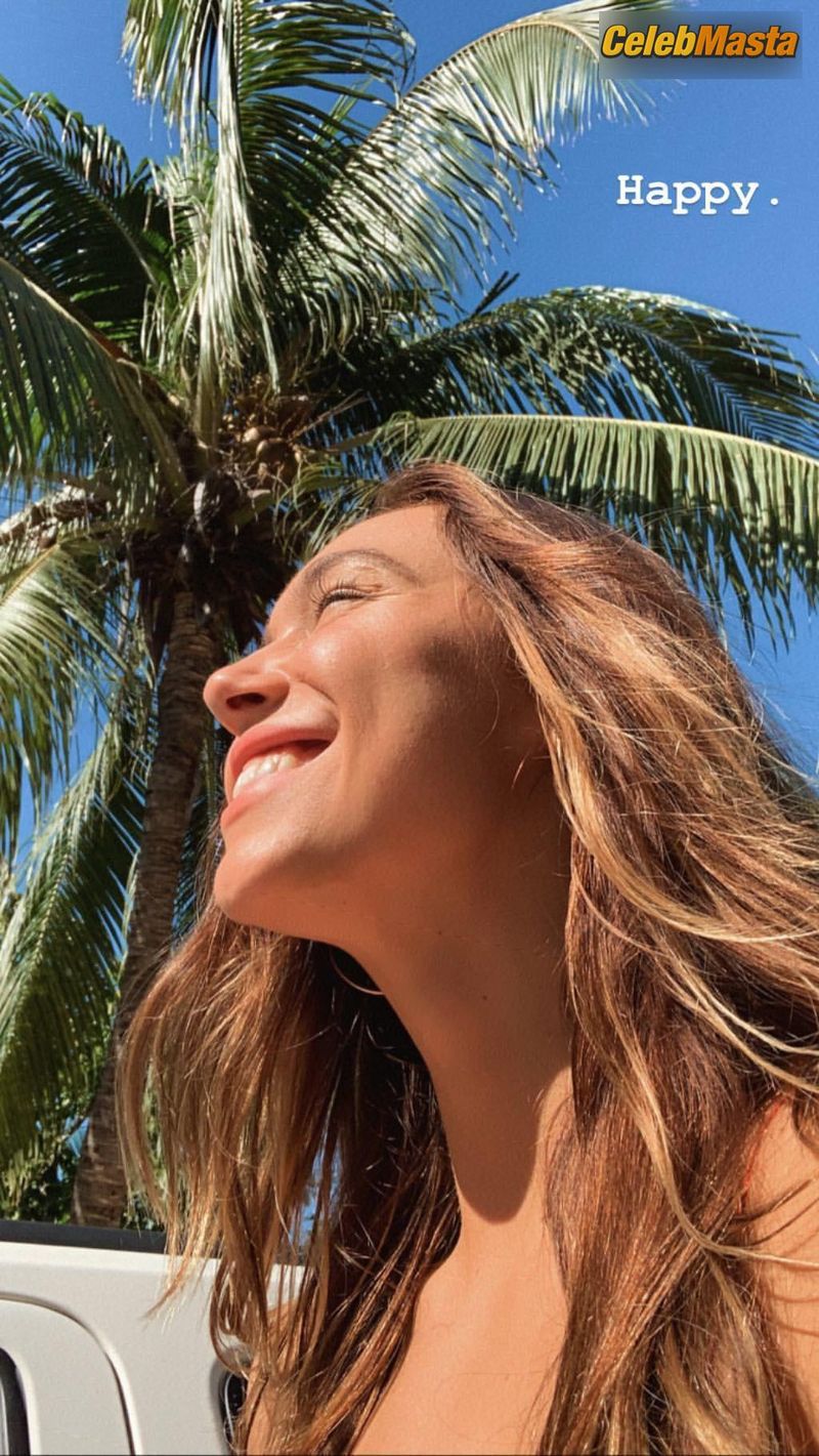 Alexis Ren Sexy from Tulum, Mexico (January 2019) Photo Gallery photo 2