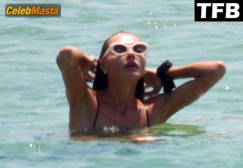 Alina Baikova Sexy Seen Flaunting Her Slender Bikini Body On The Beach in Greece Photo Gallery photo 3