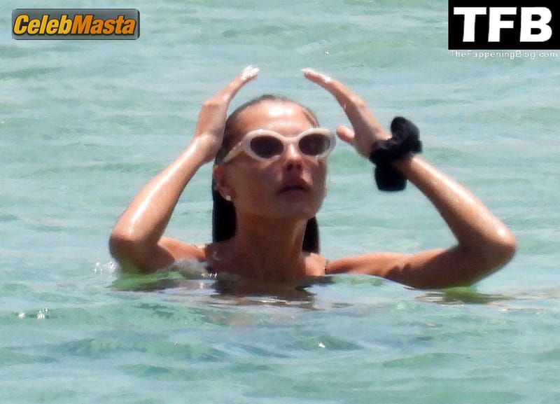 Alina Baikova Sexy Seen Flaunting Her Slender Bikini Body On The Beach in Greece Photo Gallery photo 4