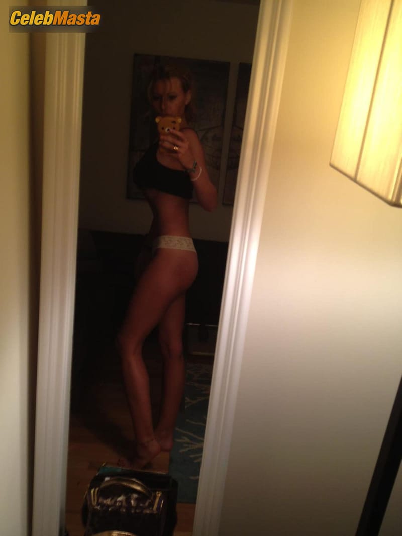 Aly Michalka Sexy 2019 Photo Collection photo 2