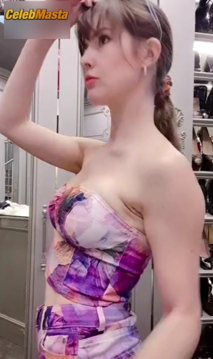 Amanda Cerny Sexy Breast Showoff Photo Gallery photo 1