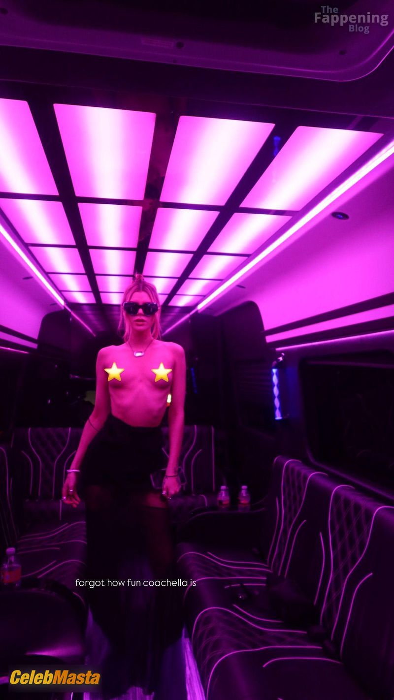 Alissa Violet Sexy Shows Off Her Hot Breasts Photo Gallery photo 1