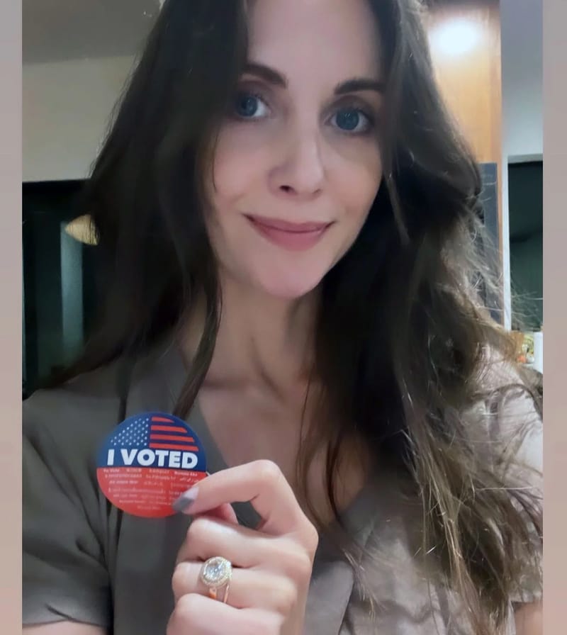Alison Brie Photo Collection photo 2