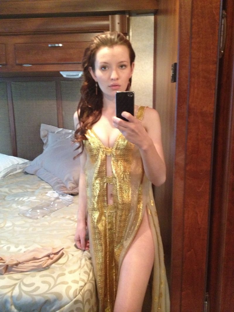 Emily Browning Pics Collection photo 4