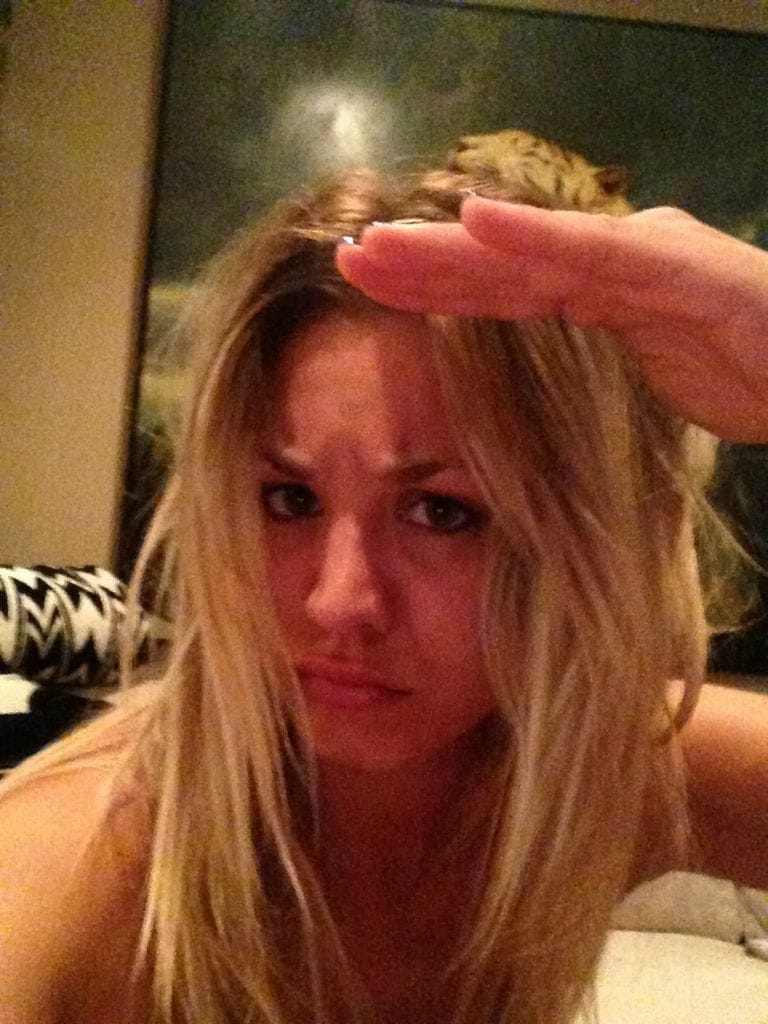 Kaley Cuoco Photo Set photo 2