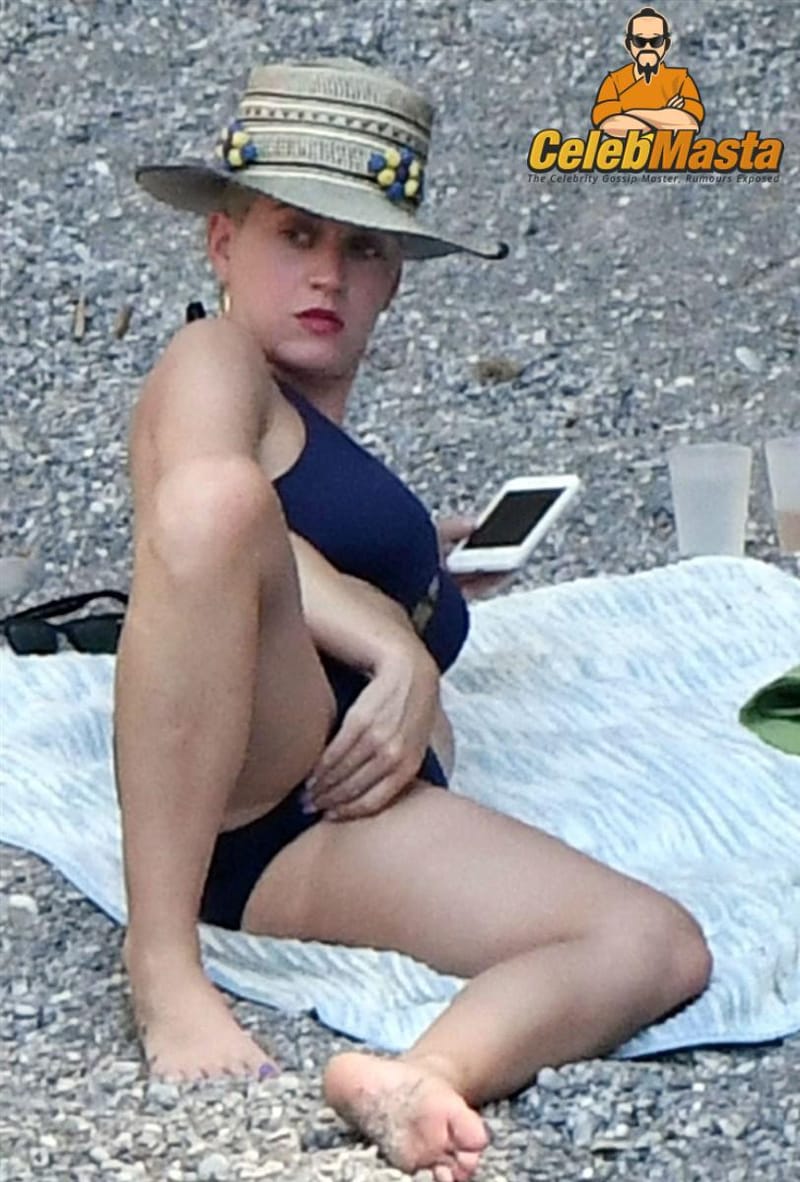 Katy Perry Photo Collection photo 4