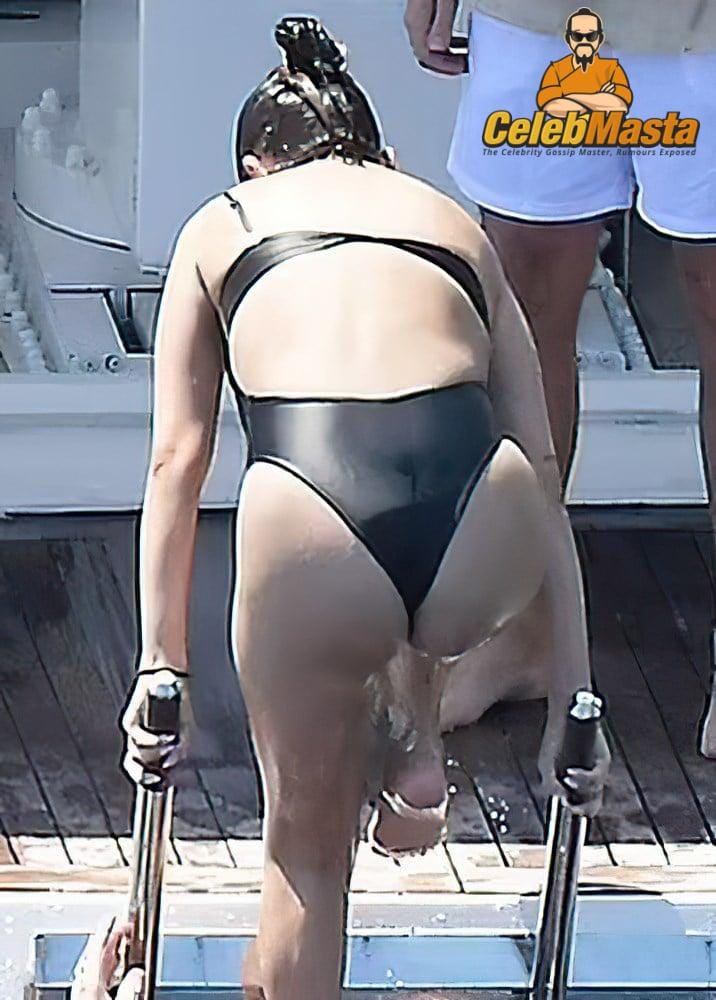 Selena Gomez Photo Gallery photo 2