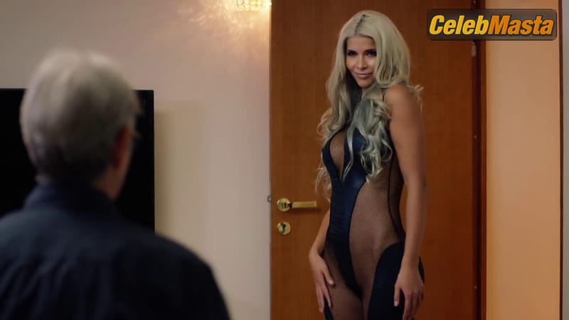 Photo Gallery: Micaela Schafer in Euroclub photo 2