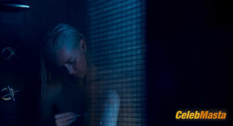 Jena Malone Topless Photo Set from Too Old To Die Young photo 3