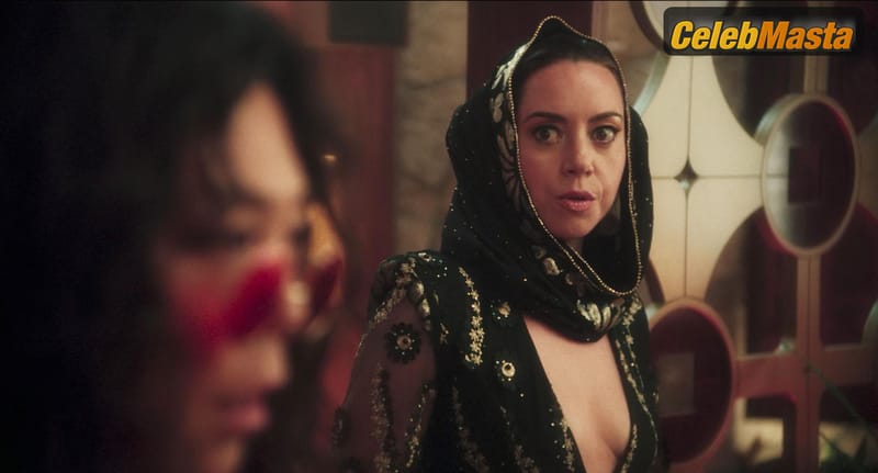 Photo Gallery: Aubrey Plaza in Agatha All Along photo 2