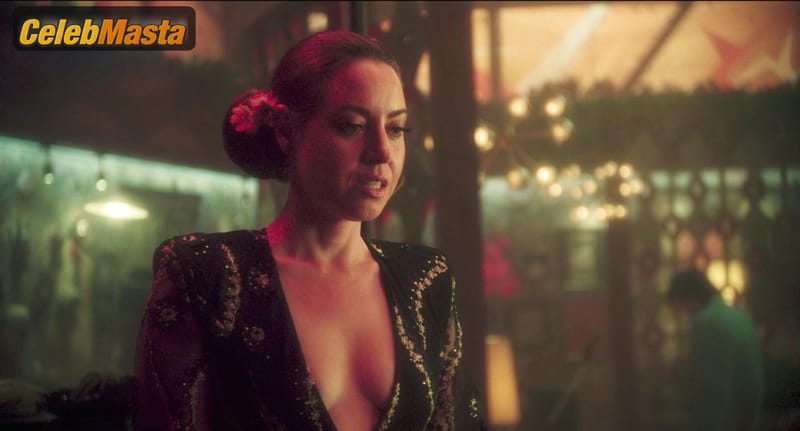 Photo Gallery: Aubrey Plaza in Agatha All Along photo 3