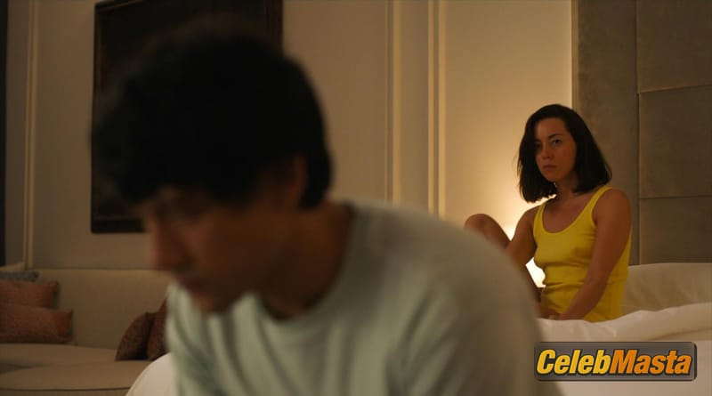 Aubrey Plaza Topless Photo Set from The White Lotus photo 4