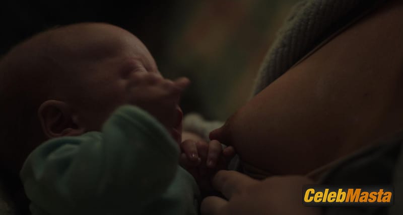 Charlize Theron Pics from the Set of Tully photo 3