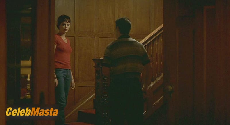 Charlize Theron Topless Photo Set from The Yards photo 4