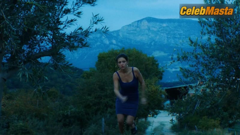 Adele Exarchopoulos Scene Photos Gallery from Revenir photo 2