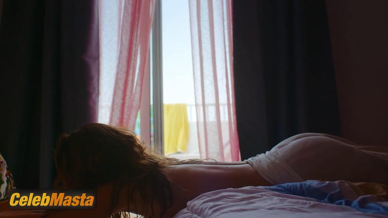 Adele Exarchopoulos Scene Photos Gallery from Zero Fucks Given photo 4