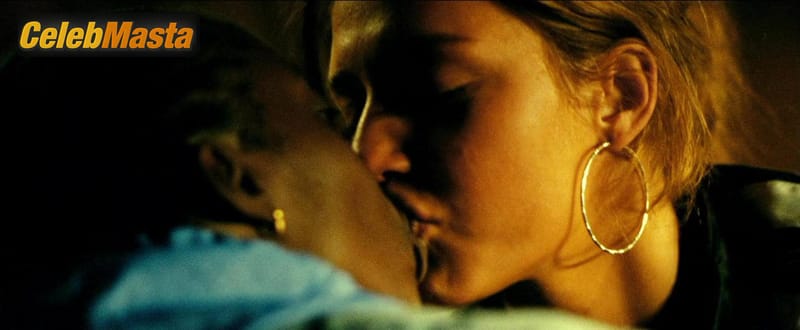 Adele Exarchopoulos Photos from The Five Devils photo 2