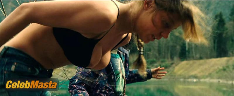 Adele Exarchopoulos Photos from The Five Devils photo 3