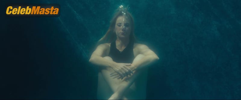Adele Exarchopoulos Scene Photos Gallery from Voleuses photo 4