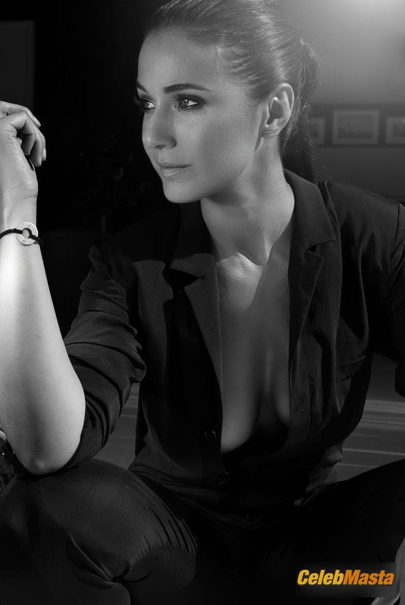 Emmanuelle Chriqui Braless in Ocean Drive Magazine Photo Gallery photo 1