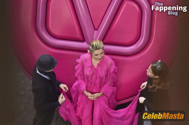 Florence Pugh Sexy Flashes Her Hot Tits During a Photoshoot for Valentinos New Campaign in Rome photo 3