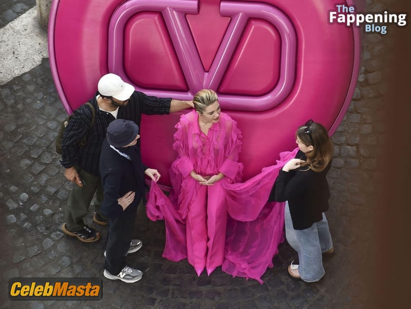 Florence Pugh Sexy Flashes Her Hot Tits During a Photoshoot for Valentinos New Campaign in Rome photo 4