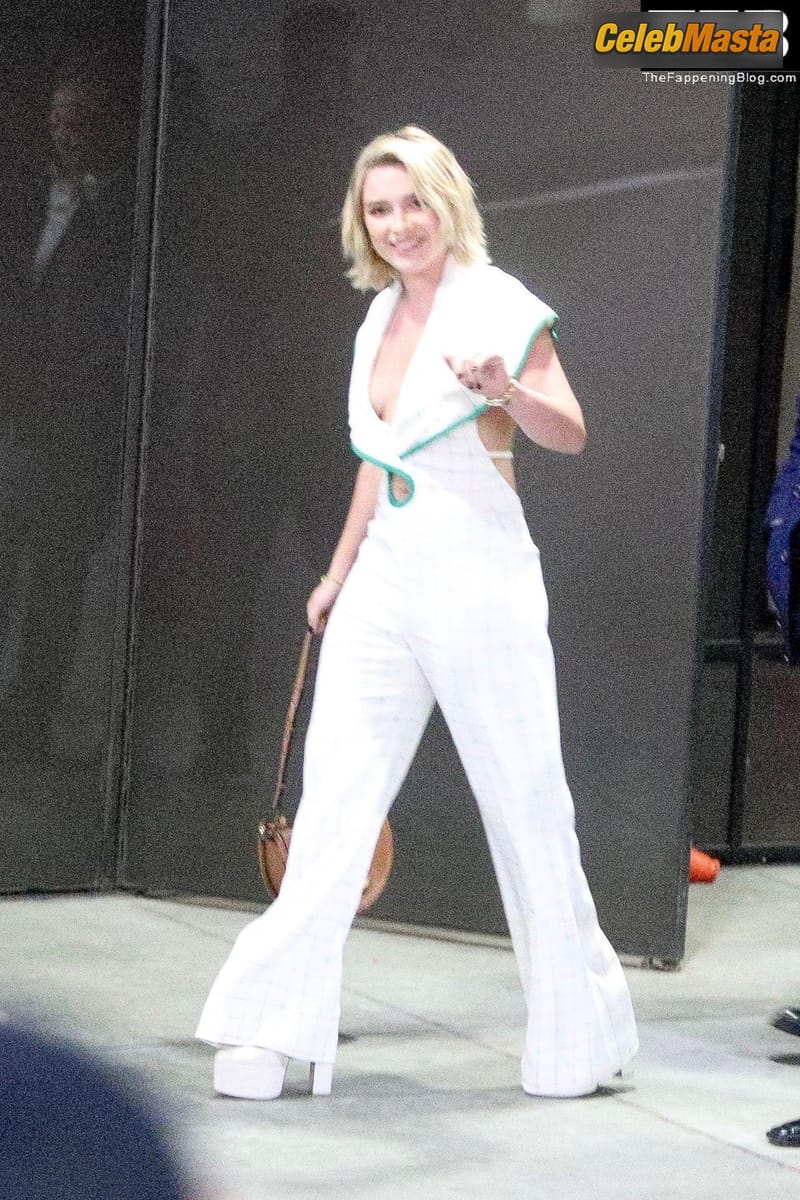 Florence Pugh Sexy Seen Flaunting Her Hot Figure In White At The Wonder Q and A In Los Angeles Photo Gallery photo 2