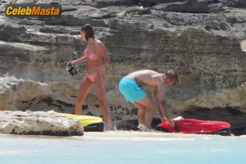 Hailey Baldwin Sexy Having A Romantic Getaway in Turks Caicos Photo Gallery photo 3