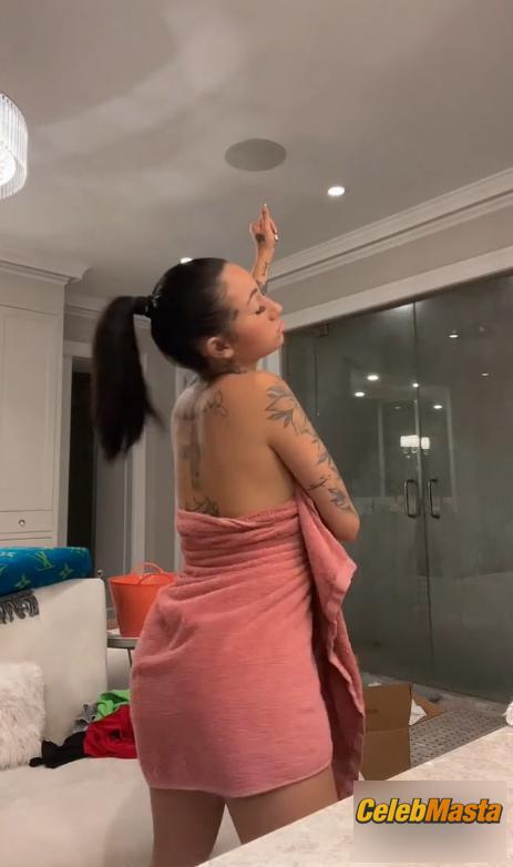 Bhad Bhabie Photos: Twerking Her Sexy Ass photo 2